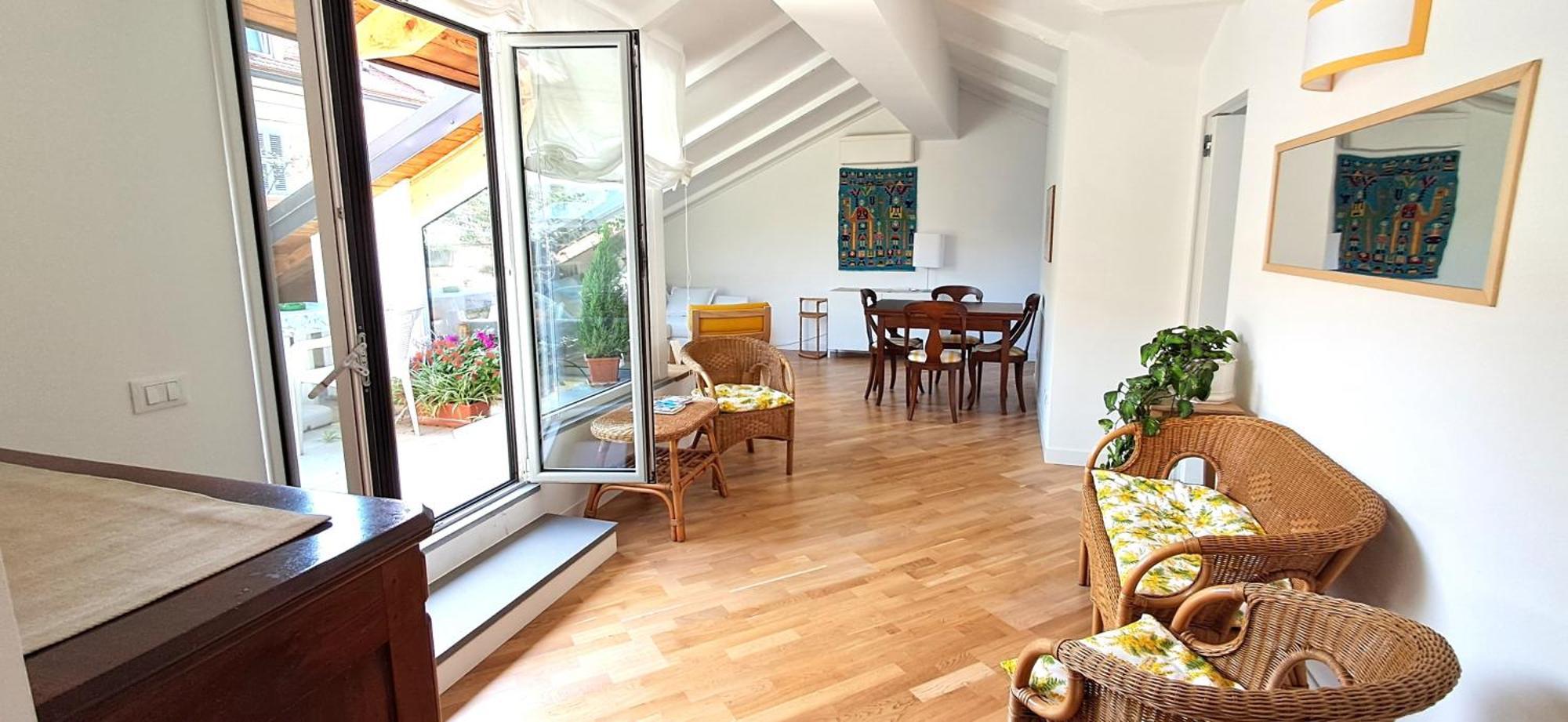 Apartment Mansarda Con Terrazzo Centralissima Milan